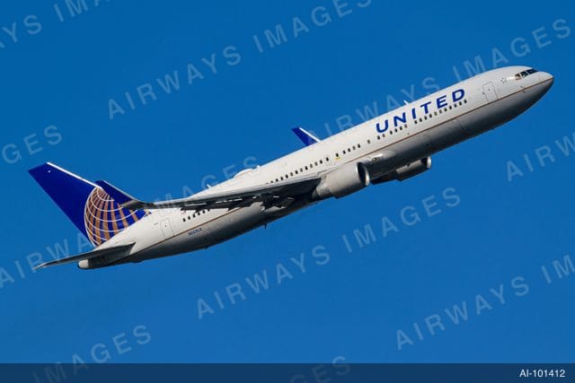 N669UA-2.jpg