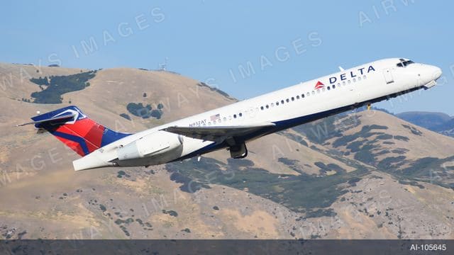 N932AT