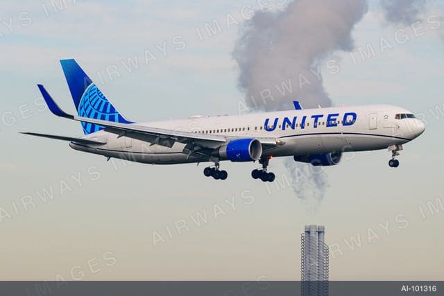 N677UA