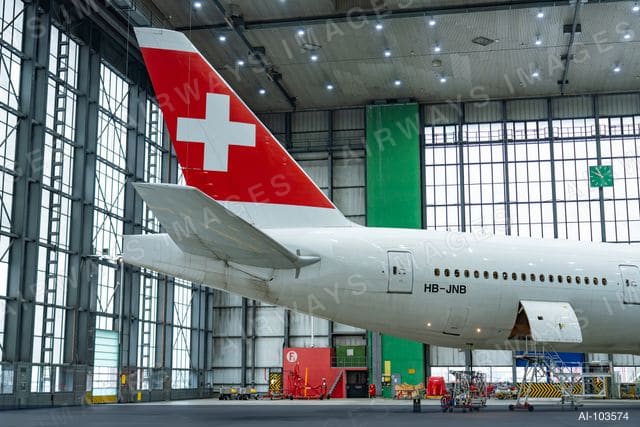 zrh_hangar-18.jpg