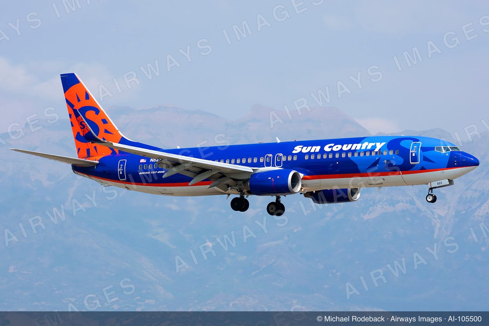 N823SY
